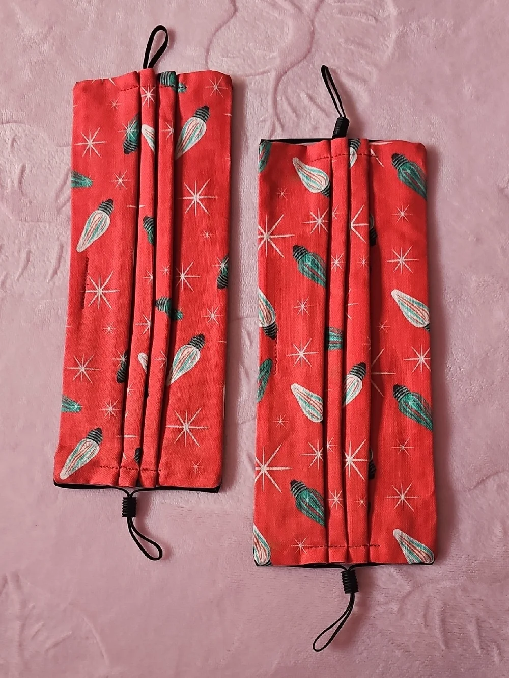 Red Holiday Light Bulb Print Face Masks - Set of 2